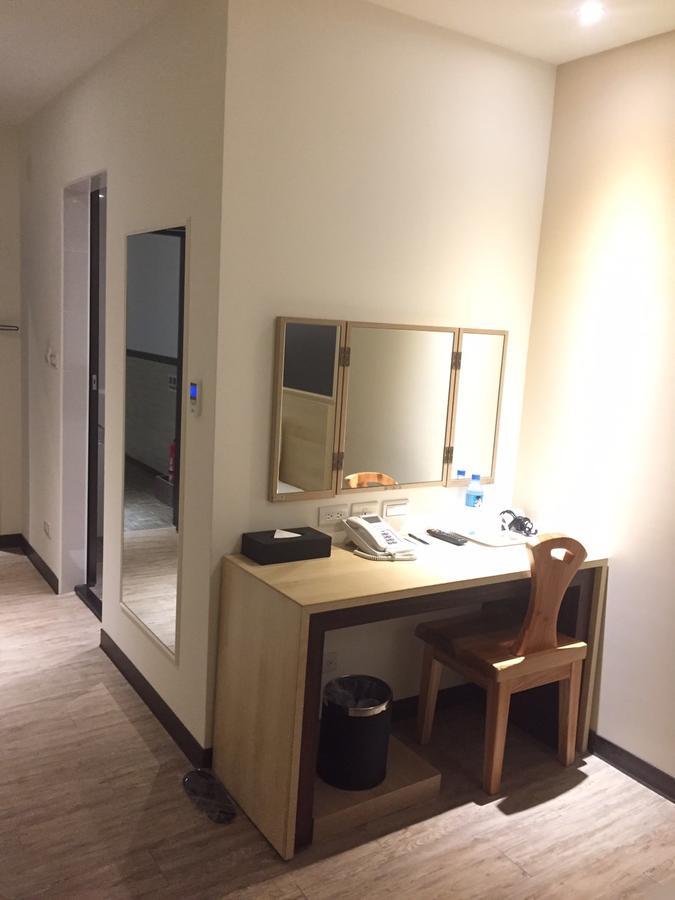 Mingli Hotel Kaohsiung Esterno foto