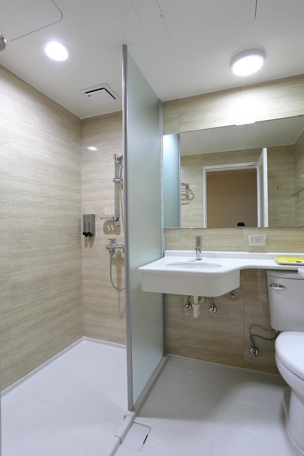 Mingli Hotel Kaohsiung Esterno foto