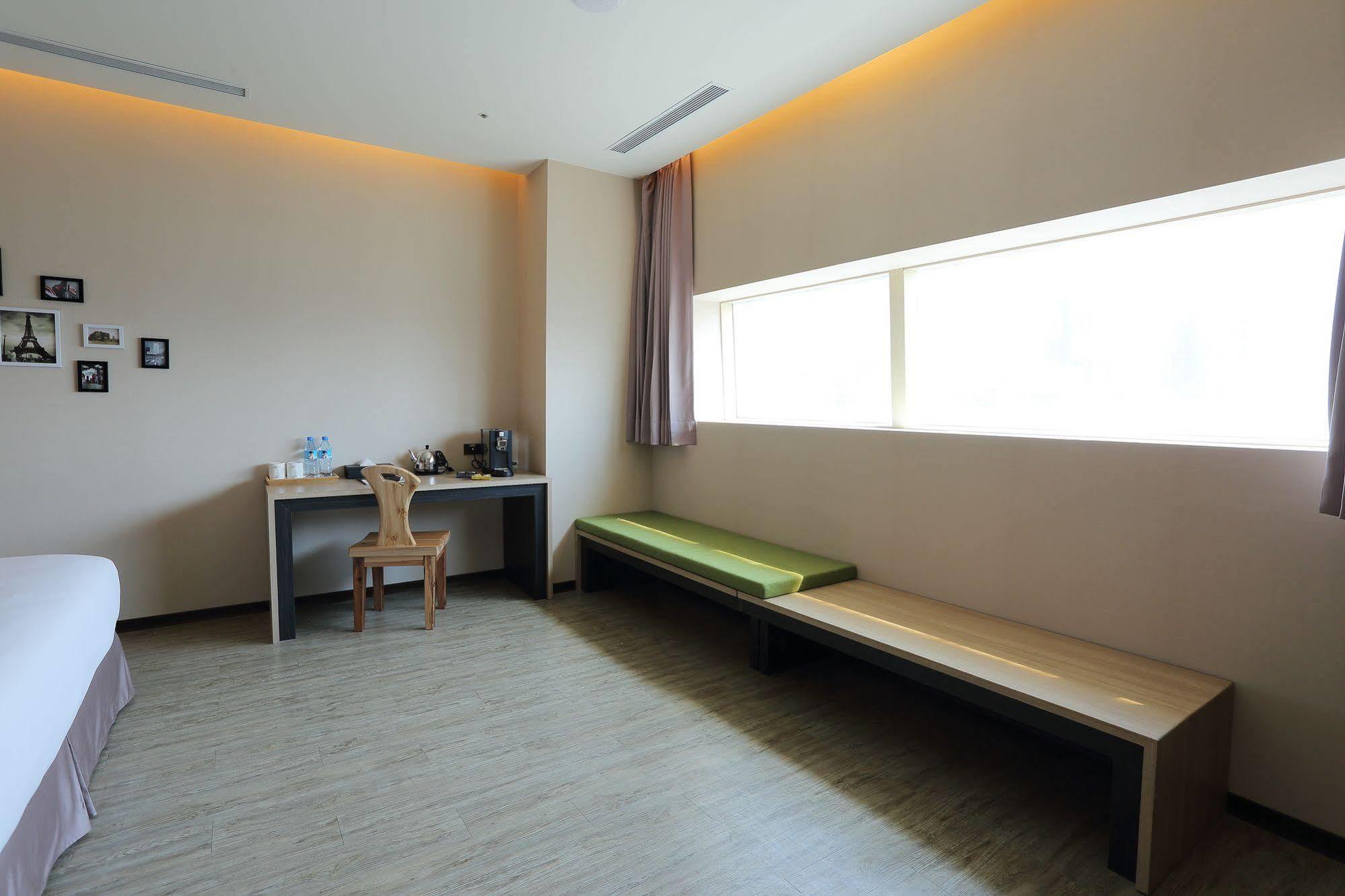 Mingli Hotel Kaohsiung Esterno foto